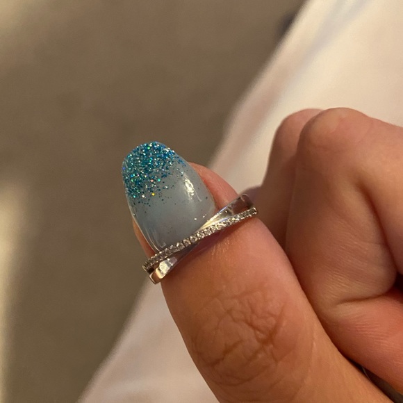 Cross over ring - Picture 4 of 4